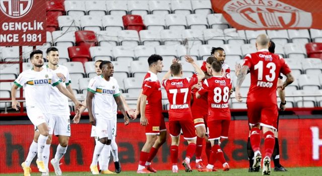 Antalyaspor kupada adını finale yazdırdı