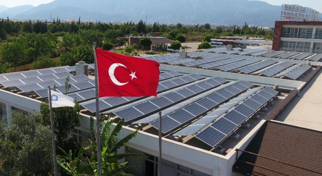 Antalya Büyükşehir Belediyesi Çatısında Enerji Üretiyor