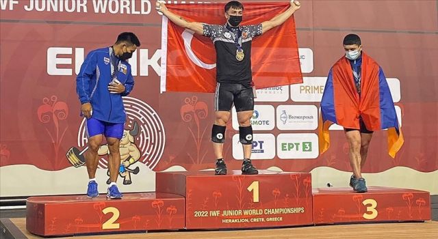 Milli halterci Yusuf Fehmi Genç'ten 3 madalya