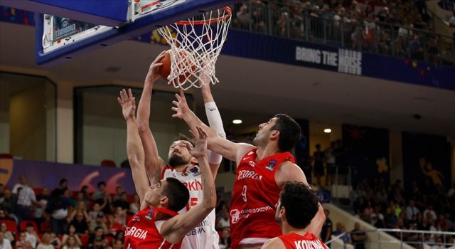 A Milli Basketbol Takımı, Avrupa Şampiyonası'ndaki ilk yenilgisini aldı