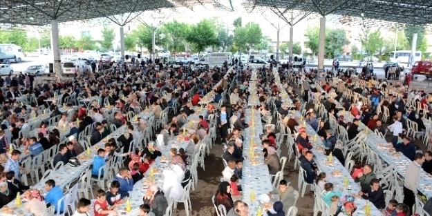 65 yaş üstü vatandaşların iftar yemekleri eve teslim edilecek