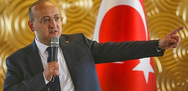 'Bu üç şaşkın bir araya gelse de beceremez'