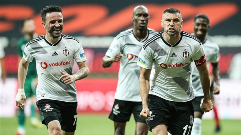 Beşiktaş farklı kazandı