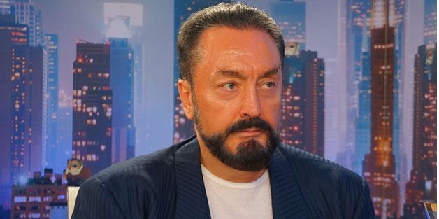 ''Boğazıma Bıçak Dayadı!'' Kızının Adnan Oktar Örgütüne Katıldığını Düşünen Anne Dedektif Tuttu