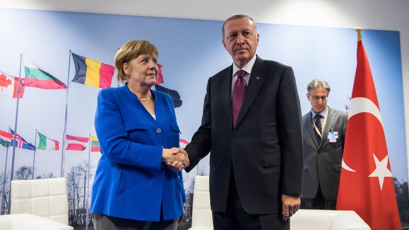 Cumhurbaşkanı Erdoğan'dan Merkel'e diplomasi dersi