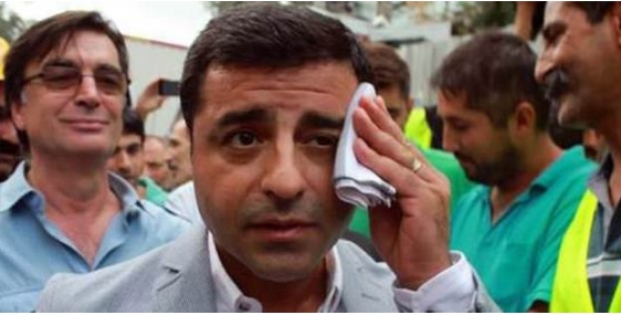 Demirtaş Umudunu Kaybetti! Avukata Bakın Ne Sordu