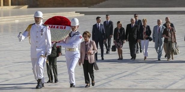 İsmet İnönü'nün Törenine Kimse Katılmadı