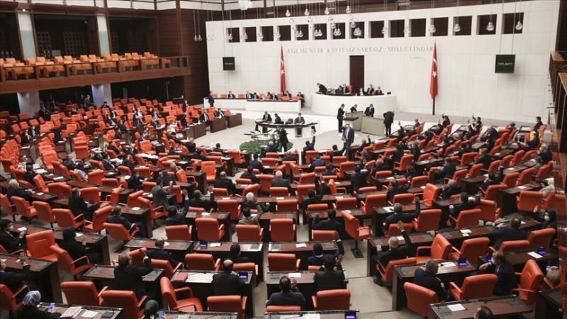 Koronavirüse karşı ekonomik önlemler içeren kanun teklifi yasalaştı