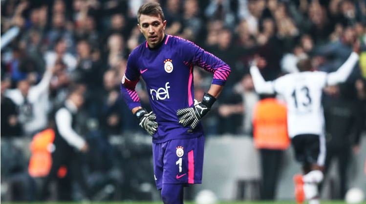 Muslera'nın Çöktüğü An! Hüngür Hüngür Ağladı