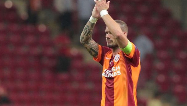 Sneijder'den tokat gibi cevap!