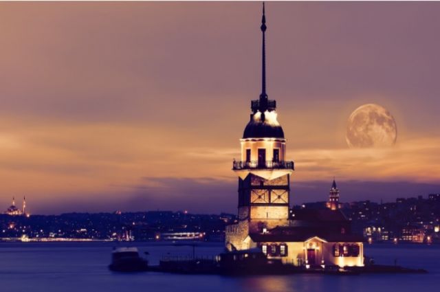 Bir İstanbul Masalı: Aşık Galata Kulesi