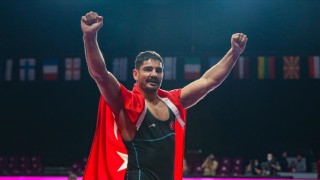 Avrupa Güreş Şampiyonası'nda altın madalya kazanan Taha Akgül gururlu
