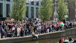 Amsterdam Üniversitesi'nde Filistin'e destek gösterileri sürüyor