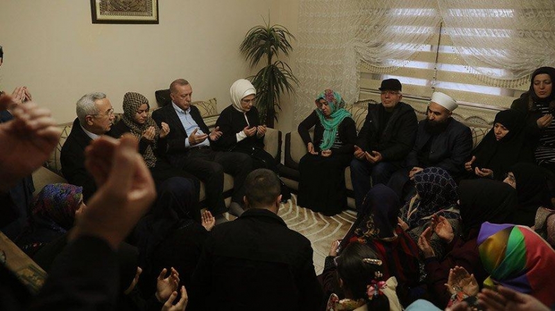 Cumhurbaşkanı Erdoğan şehit ailesine taziyede bulundu