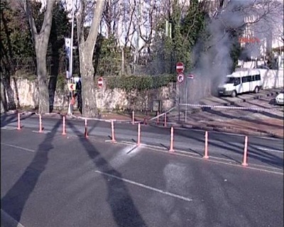 Beşiktaşta şüpheli çantadan bomba çıktı