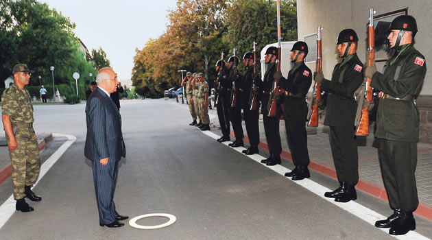 Meclisteki askerî tabur kaldırılıyor