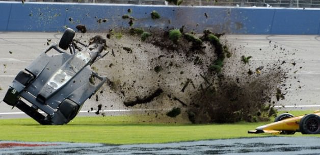 Indycar'da yürekler ağza geldi!