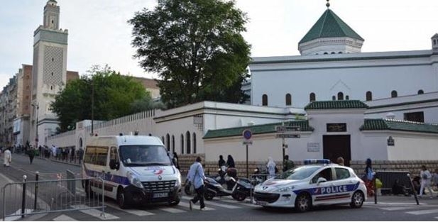 Fransa, Camileri Kontrol Etmek İçin Laiklik Yasasını Değiştircek