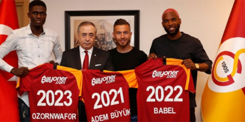 Galatasaray'da imzalar peş peşe