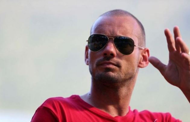 Galatasaray'da Wesley Sneijder için 3 kıta yarışıyor