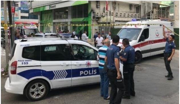 İstanbul'da Silahlı Kavga: 1 Polis Hayatını Kaybetti