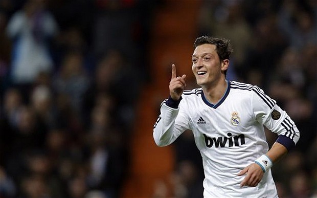 Mesut Özil İspanya'ya geri dönüyor