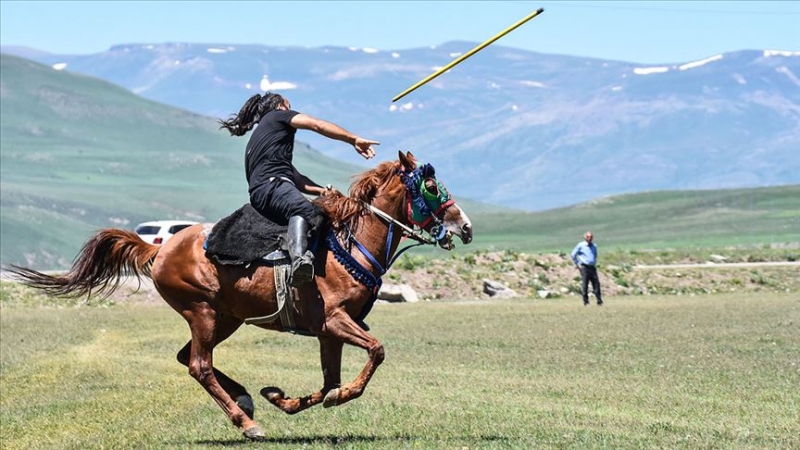 Normalleşmeyle 'dörtnala cirit' heyecanı başladı