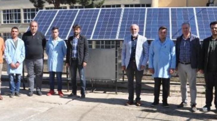 Okulun Bahçe Aydınlatmasını Güneş Enerjisinden Sağladılar