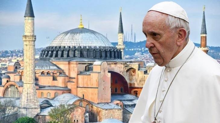 Papa'dan Ayasofya açıklaması: Acı çekiyorum...