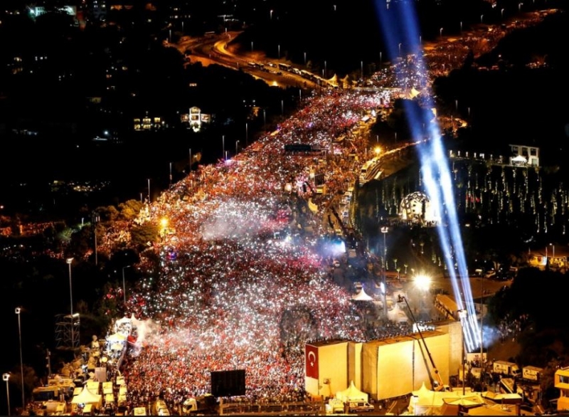 Şehitler Köprüsü'nde 15 Temmuz Töreni