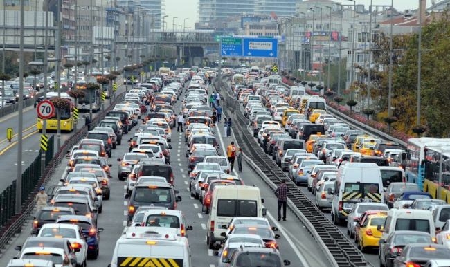 Trafiğe kayıtlı araç sayısı 23 milyonu aştı